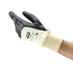 3/4 oil-repellent glove protecting fingers and knukkles against dirt snag